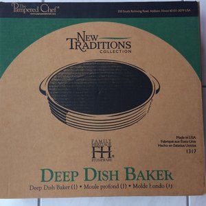 *NEW* Pampered Chef Stoneware Deep Dish Baker - 11 inch